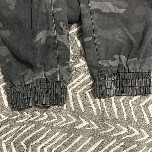 TNA camo pants - Picture 3 of 5